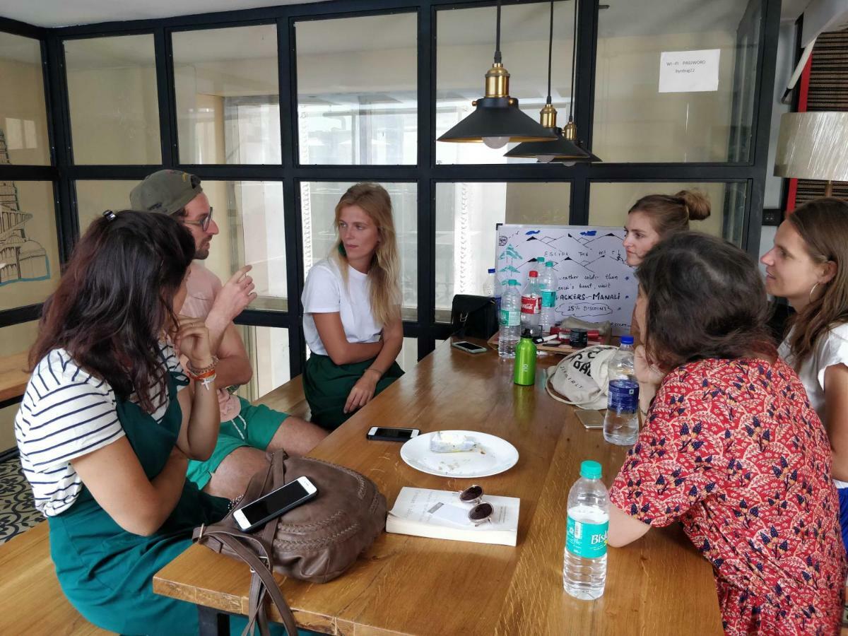 Хостел Madpackers Delhi West Нью-Делі Екстер'єр фото